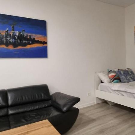 Апартаменти Поруч З М. Палац Україна Kiev Extérieur photo