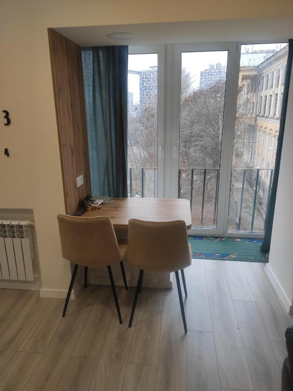 Апартаменти Поруч З М. Палац Україна Kiev Extérieur photo